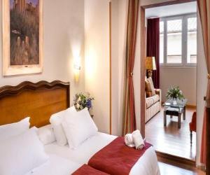 Hoteles en Granada - Hotel Reina Cristina