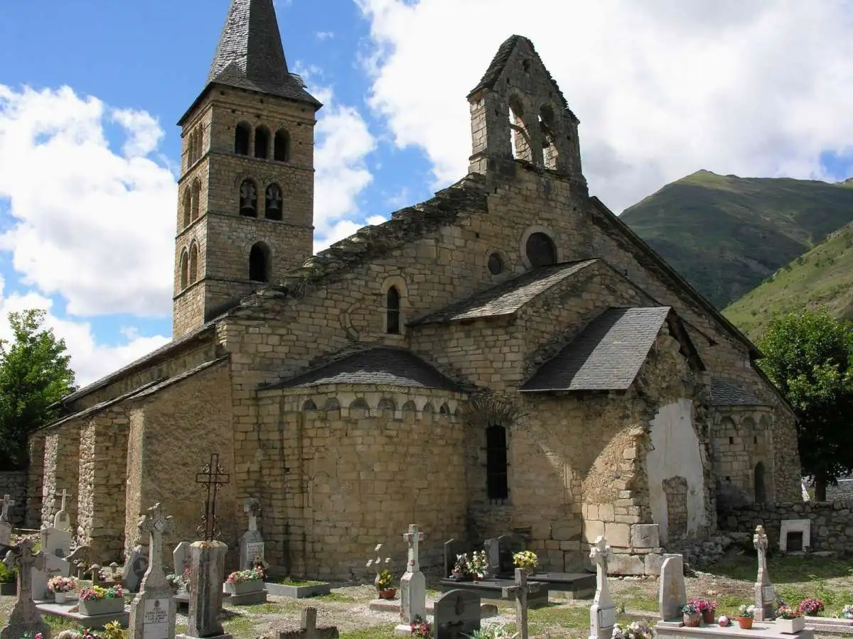 Iglesia de Santa María de Artíes