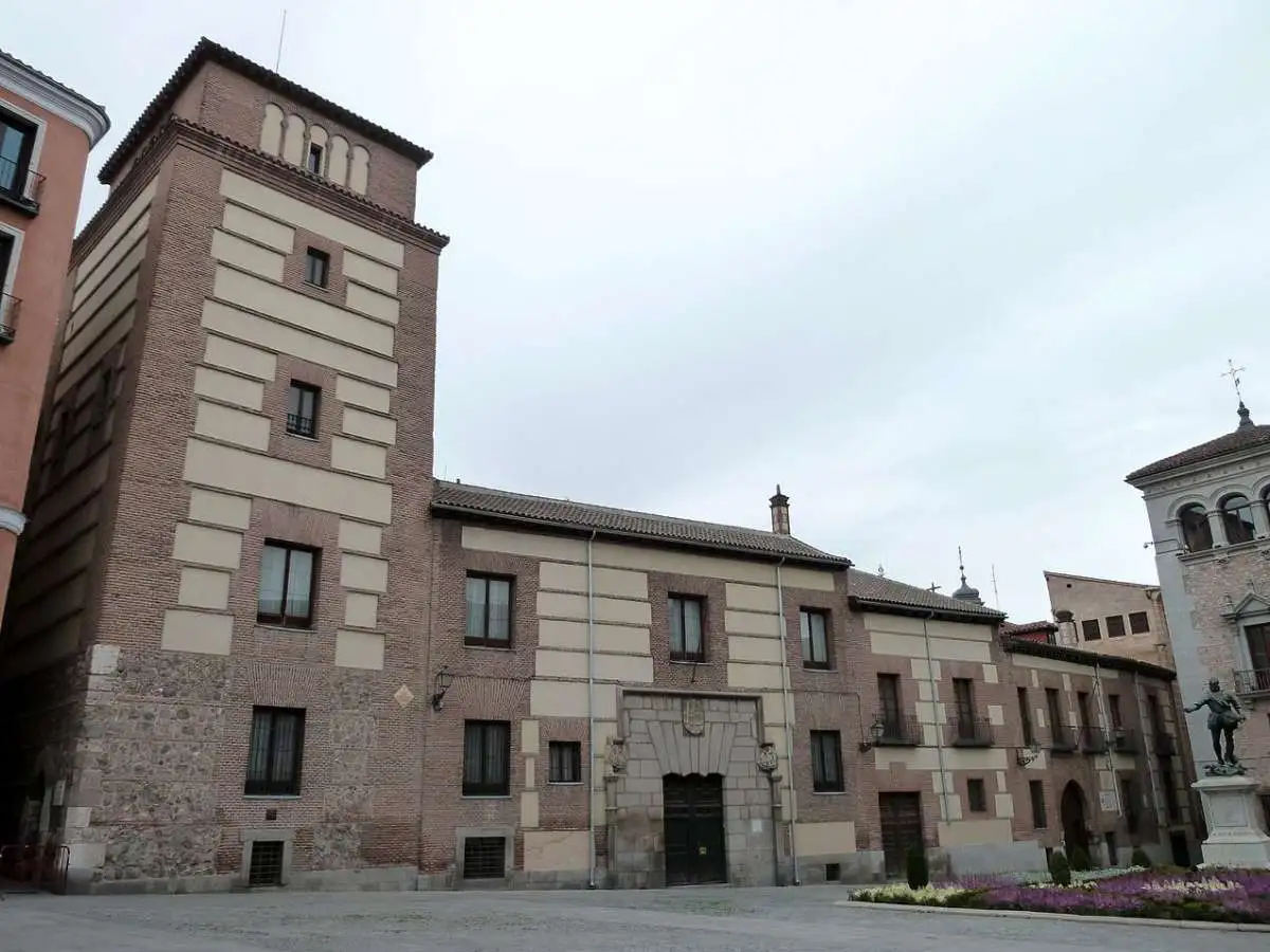 Casa de los Lujanes