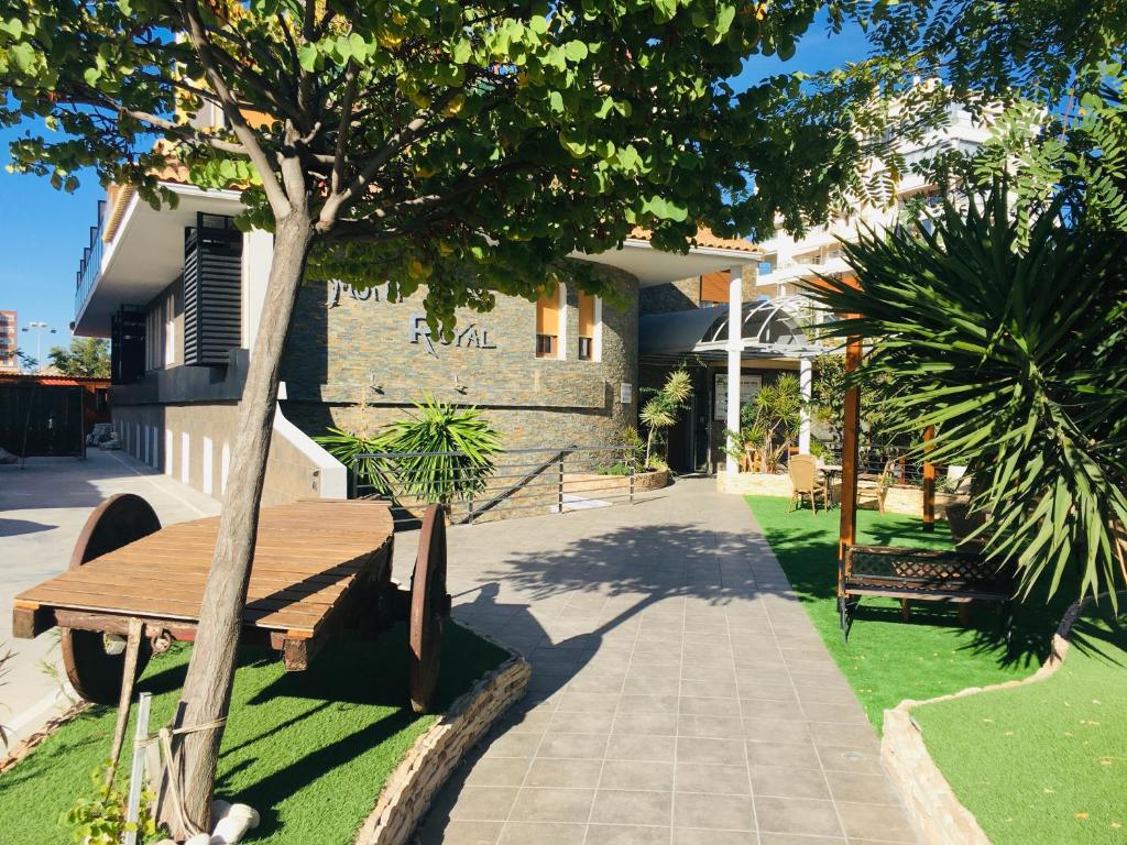 Hostal Mont Royal - hotel en Alicante