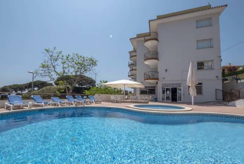 Apartamentos AR Family Muntanya Mar