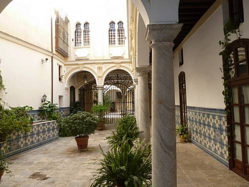 Apartamentos Pilatos King's Inn
