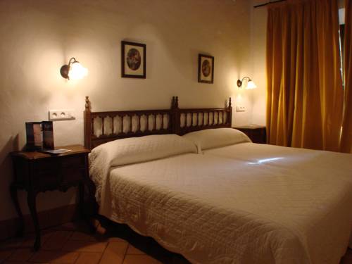 Apartamentos Turísticos - Hostal Los Alisos