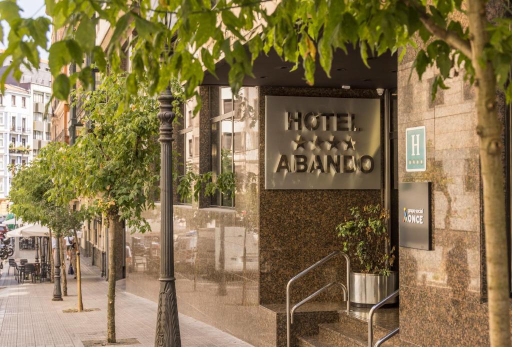 Hotel ILUNION Abando Bilbao - hotel en Bilbao
