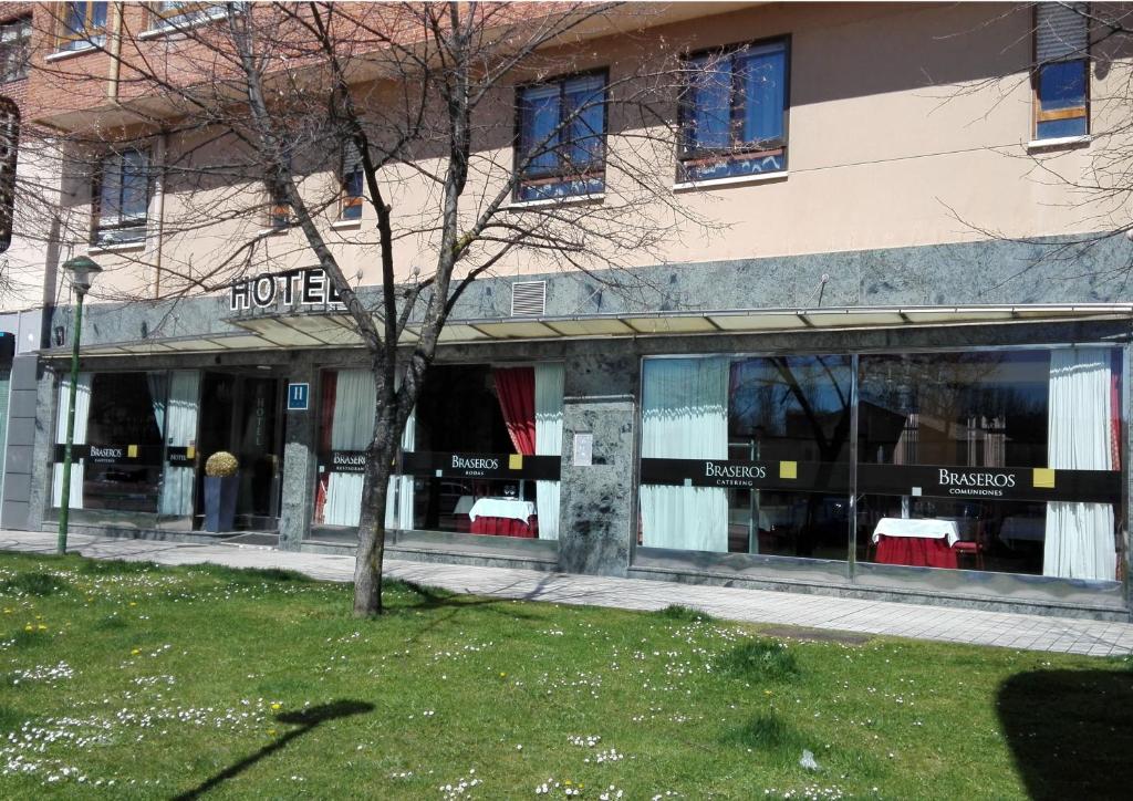 Hotel Los Braseros - hotel en Burgos
