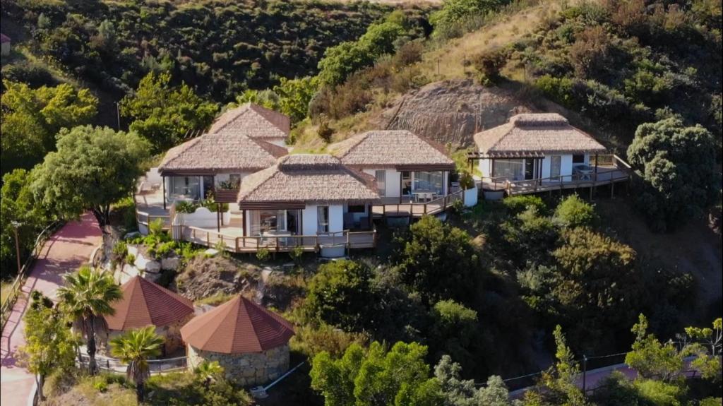 Hotel Selwo Lodge - Animal Park Tickets Included - hotel en Estepona