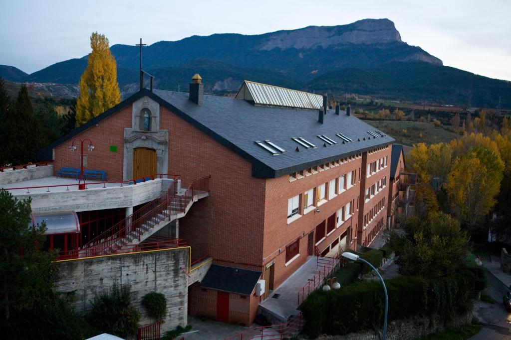 Residencia Albergue Jaca - hotel en Jaca