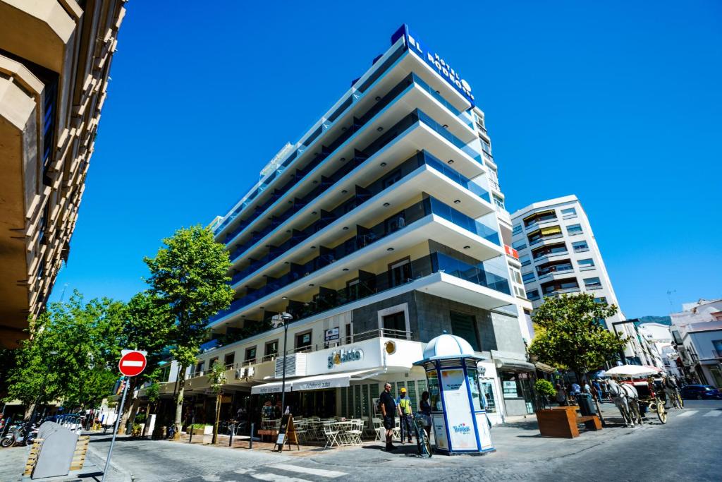 Hotel Monarque El Rodeo - hotel en Marbella