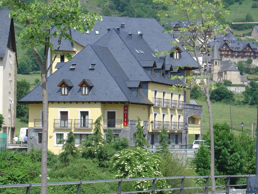Hotel Spa Acevi Val d’Aran - hotel en Vielha
