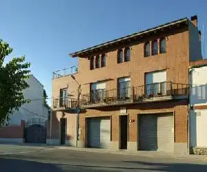 Agroturisme Cal Jeroni - hotel en Avinyonet