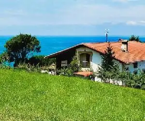 Agroturismo Berazadi Berri Nekazalturismoa - hotel en Zarautz
