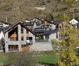 Alba D'Esteve. Casa Rural - hotel en Espot