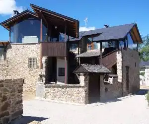 Alojamiento Luz de Hadas - hotel en Robleda-Cervantes