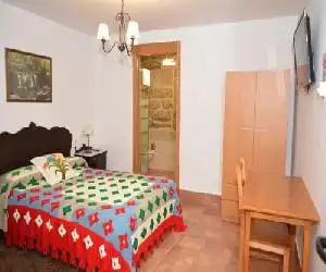 Alojamiento Pazos - hotel en Cea