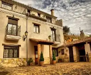 Alojamientos Rurales la Fuente - hotel en Villalba de la Sierra