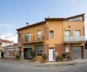 Amolls Restaurant i Habitacions - hotel en Olot