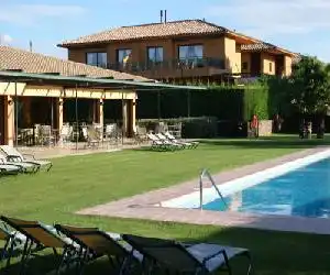 Apartahotel Suites Vila Birdie - hotel en Navata