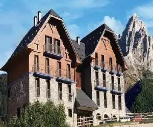 Apartahotel Tres Quiñones - hotel en Sallent de Gállego