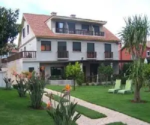 Apartamentos Ababides - hotel en Bayona