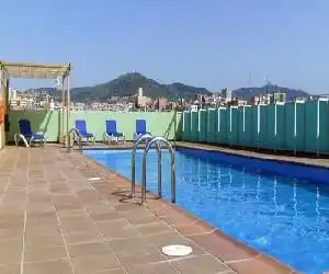 Apartamentos Aura Park Fira BCN - hotel en Hospitalet de Llobregat