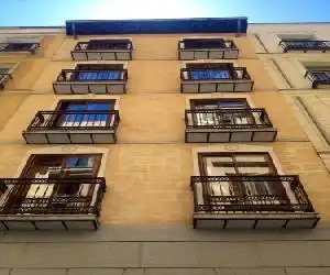 Apartamentos Caballero de Gracia - hotel en Madrid