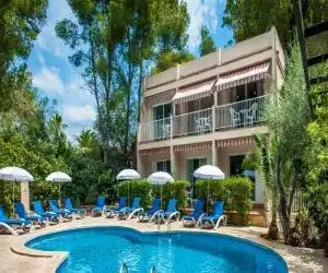 Apartamentos Cala Murada Minigolf - hotel en Cala Murada