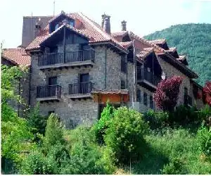 Apartamentos Casa Alcaire - hotel en Gavín