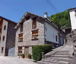 Apartamentos Casa Borja - hotel en Salinas de Bielsa
