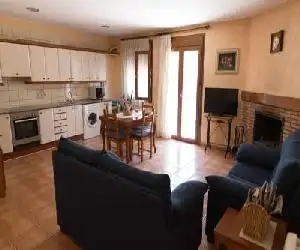 Apartamentos Casa Lola rodeados de montañas y rios