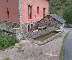 Apartamentos Cobrana - hotel en Valle de Lago