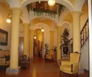 Apartamentos De Turismo Rural Heredero - hotel en Burguillos del Cerro