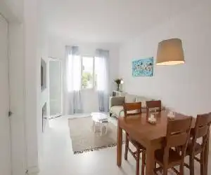 Apartamentos El Rio - hotel en Cala Galdana
