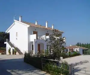Apartamentos el Volapie - hotel en Montemayor
