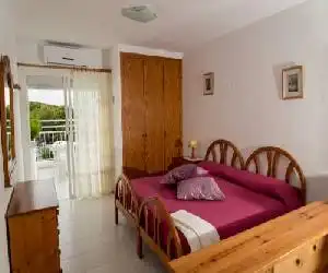 Flats Friends Apartamentos Es Puet Blanc - hotel en Portinatx