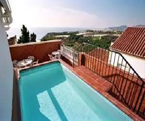 Apartamentos La Casa del Barrio - hotel en Maro