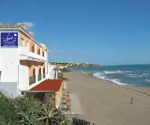 Apartamentos La Dorada - hotel en La Cala de Mijas