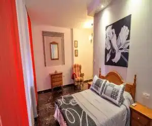 Apartamentos Turísticos La Fonda - hotel en Dúrcal