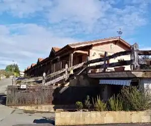 Apartamentos La Regata - hotel en Viveda