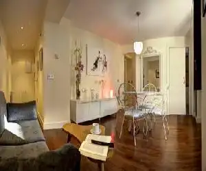 Laila Home - hotel en Barbastro