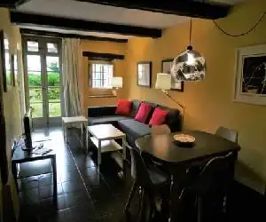 Apartamentos Las Indianas - hotel en Selores