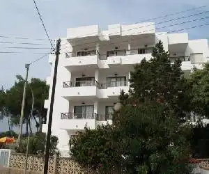 Apartamentos Mar Bella - hotel en Es Cana