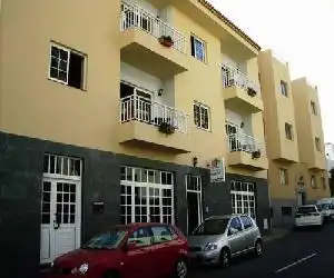 Apartamentos Martell - hotel en Playa de Santiago