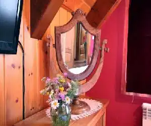 Apartamentos Miguelo, C.B - hotel en Saravillo