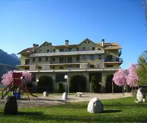 Apartamentos Naspún - hotel en Campo