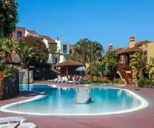 Apartamentos Oasis San Antonio - hotel en Los Cancajos