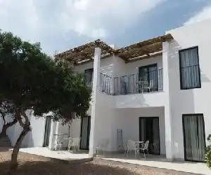 Sa Cala Suites (Ex Ap Pascual) - hotel en Es Calo