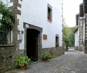 Apartamentos Pistolo - hotel en Ochagavía