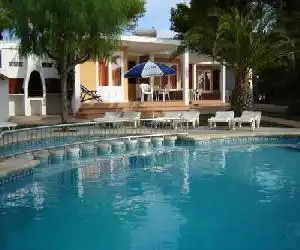 Apartamentos Playa Calan Blanes - hotel en Cala en Blanes