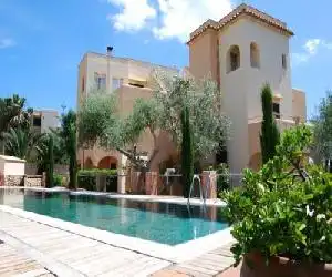 Apartamentos Playa Ferrera - hotel en Cala Ferrera