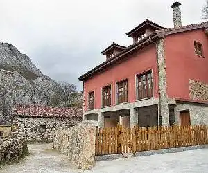 Apartamentos Blanca Senda del Oso - hotel en Páramo